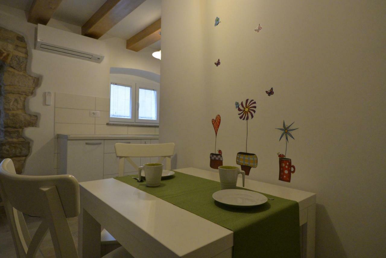 Apartments And Rooms Oliva เซรส ภายนอก รูปภาพ
