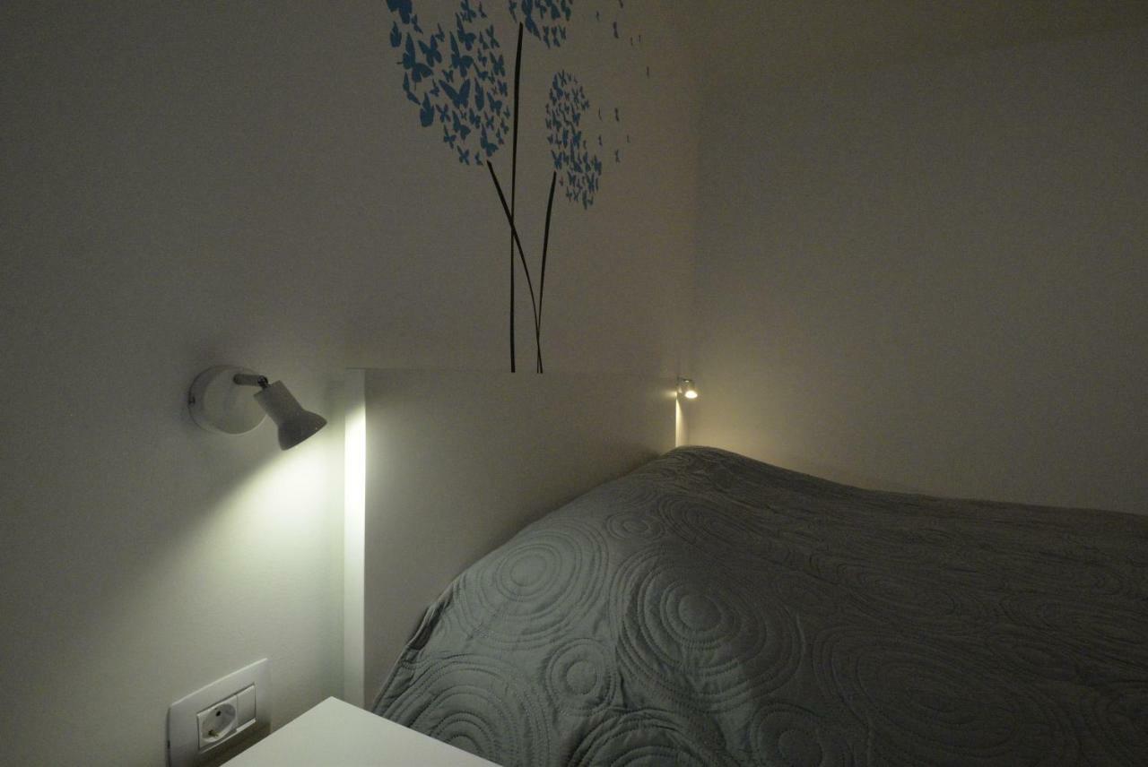 Apartments And Rooms Oliva เซรส ภายนอก รูปภาพ