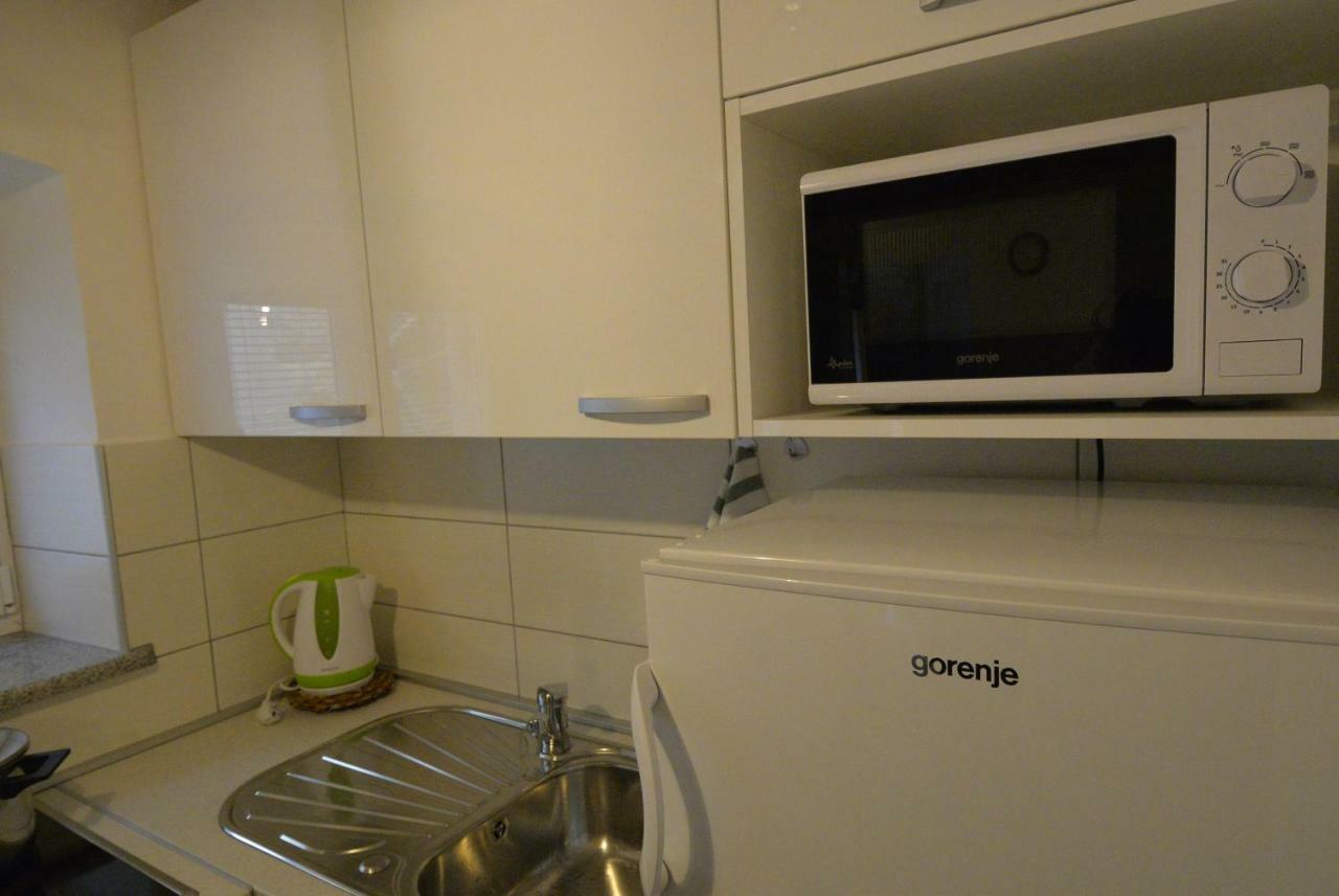 Apartments And Rooms Oliva เซรส ภายนอก รูปภาพ