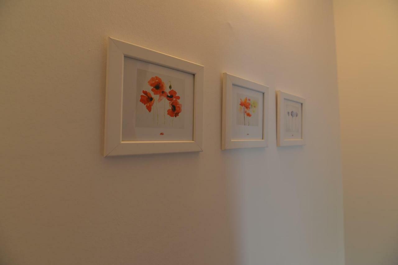 Apartments And Rooms Oliva เซรส ภายนอก รูปภาพ