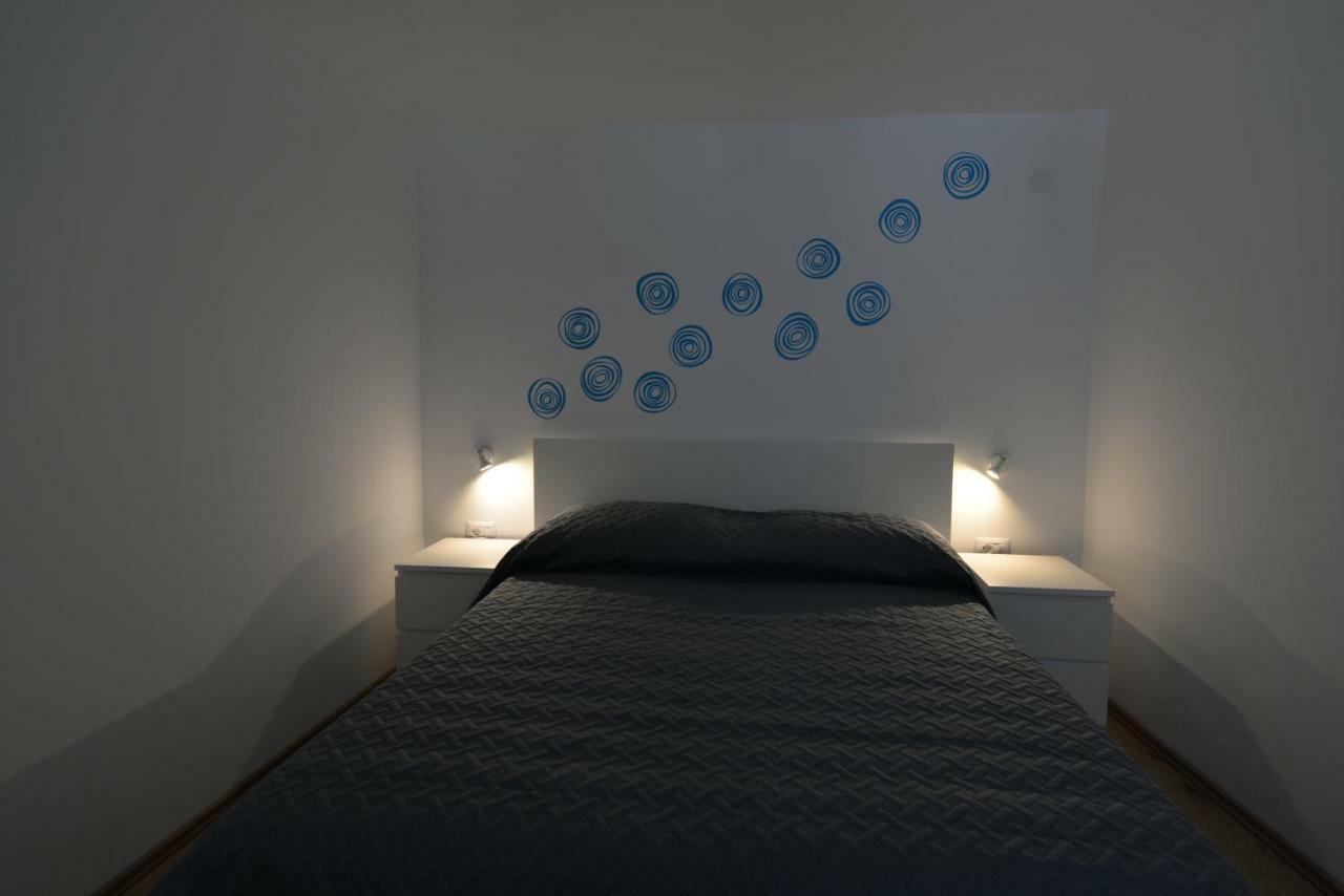Apartments And Rooms Oliva เซรส ภายนอก รูปภาพ