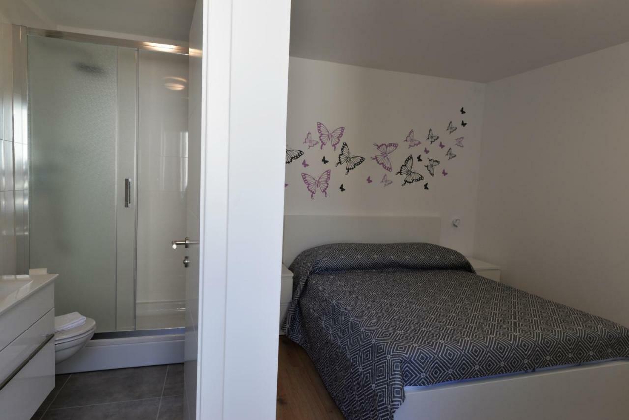 Apartments And Rooms Oliva เซรส ภายนอก รูปภาพ
