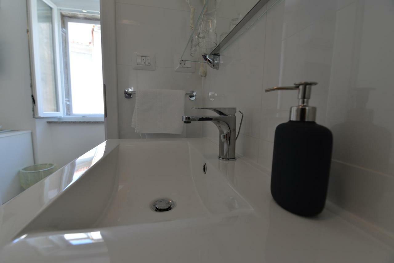 Apartments And Rooms Oliva เซรส ภายนอก รูปภาพ